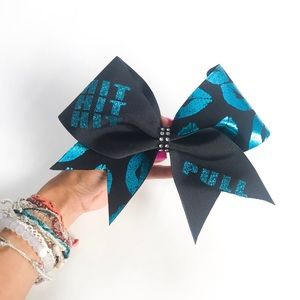 Cheer bow